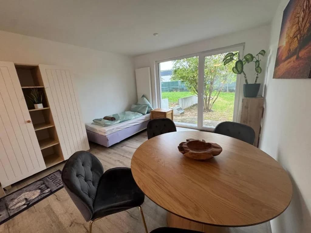 Ferienwohnung Modern für VIP Urlaub für Monteure • Garten, Terrasse & 3 Schlafzimmer image 2