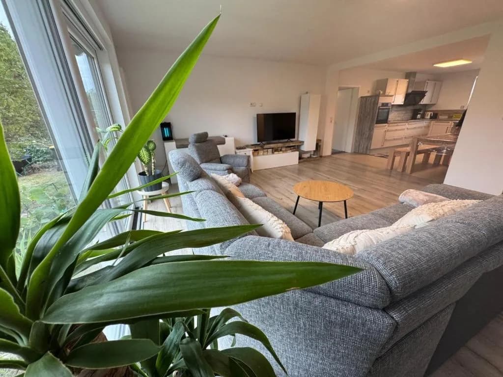 Ferienwohnung Modern für VIP Urlaub für Monteure • Garten, Terrasse & 3 Schlafzimmer image 5